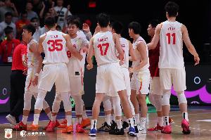 华体会官方网-媒体人：男篮将看似不可一世的对手逼入绝境 感谢你们带来的感动